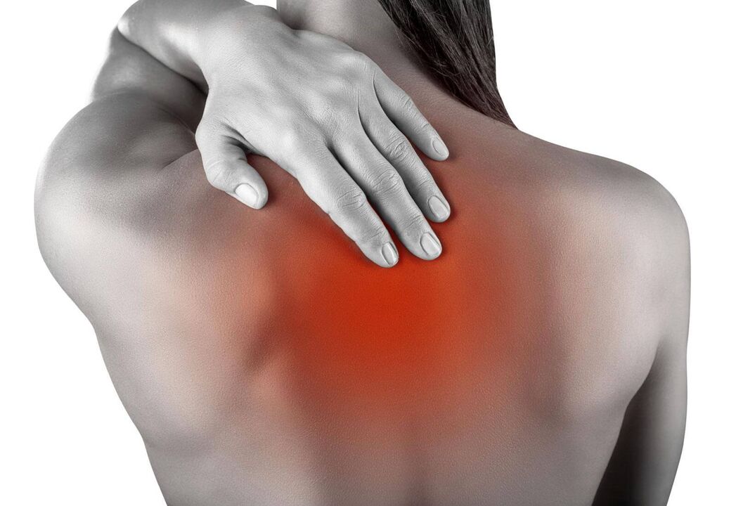 Back pain in the area of ​​the shoulder blades caused by illness or injury